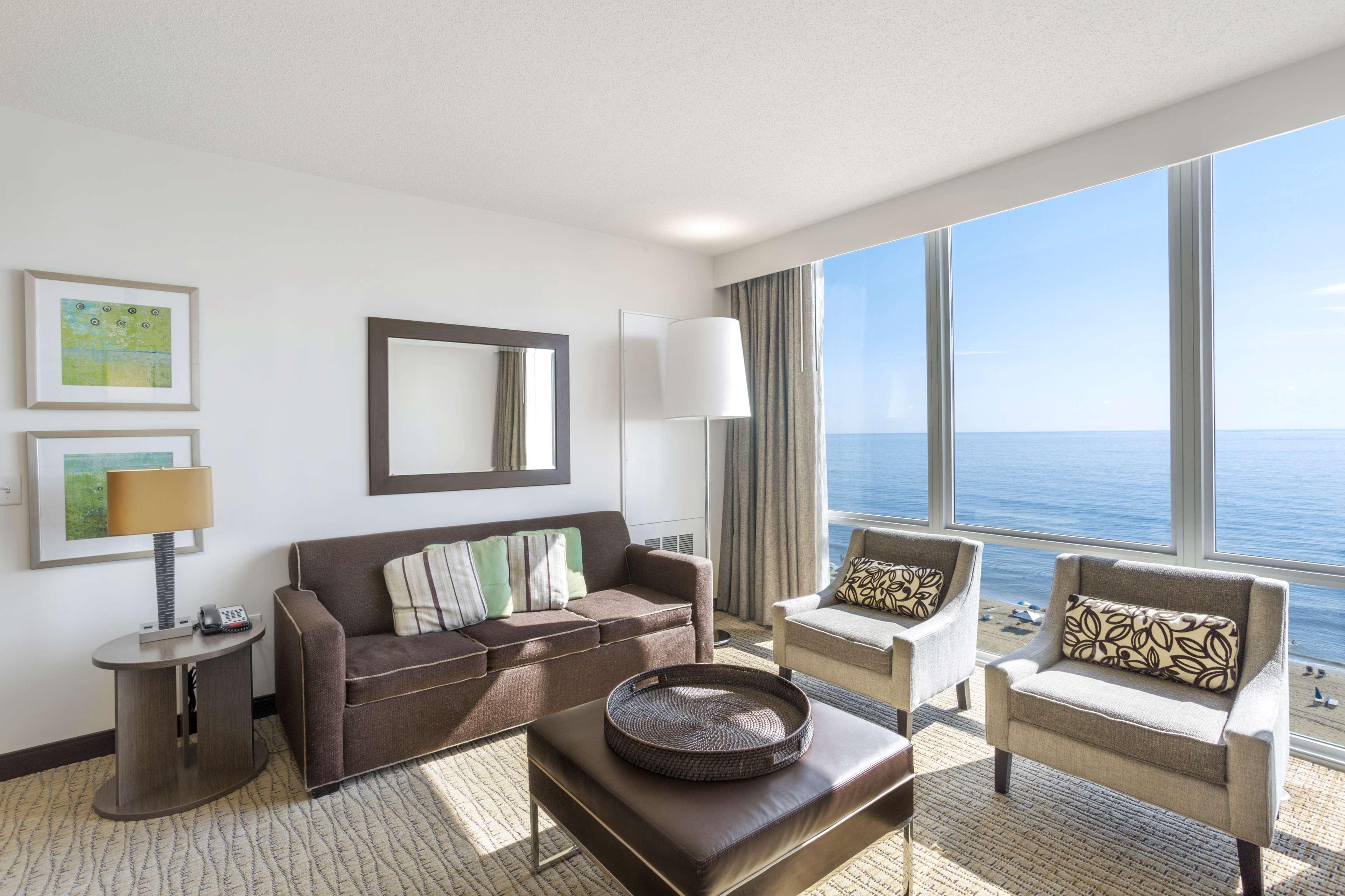 Hilton Vacation Club Oceanaire Virginia Beach Exterior photo